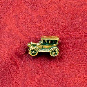 ANTIQUE BRONZE FORD MODEL A TIE TACK - MtTDCp1